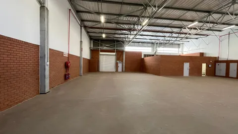 70 Ribbon Grass St, Louwlardia